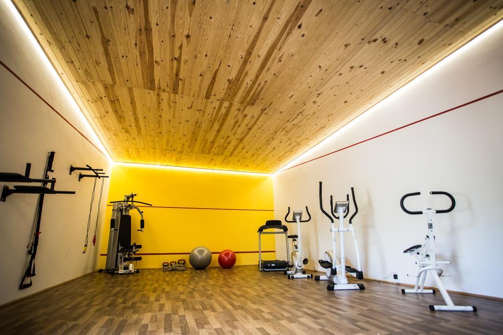 Szatmar Beregi Elmenyliget Aparthotel Fehérgyarmat Exteriör bild