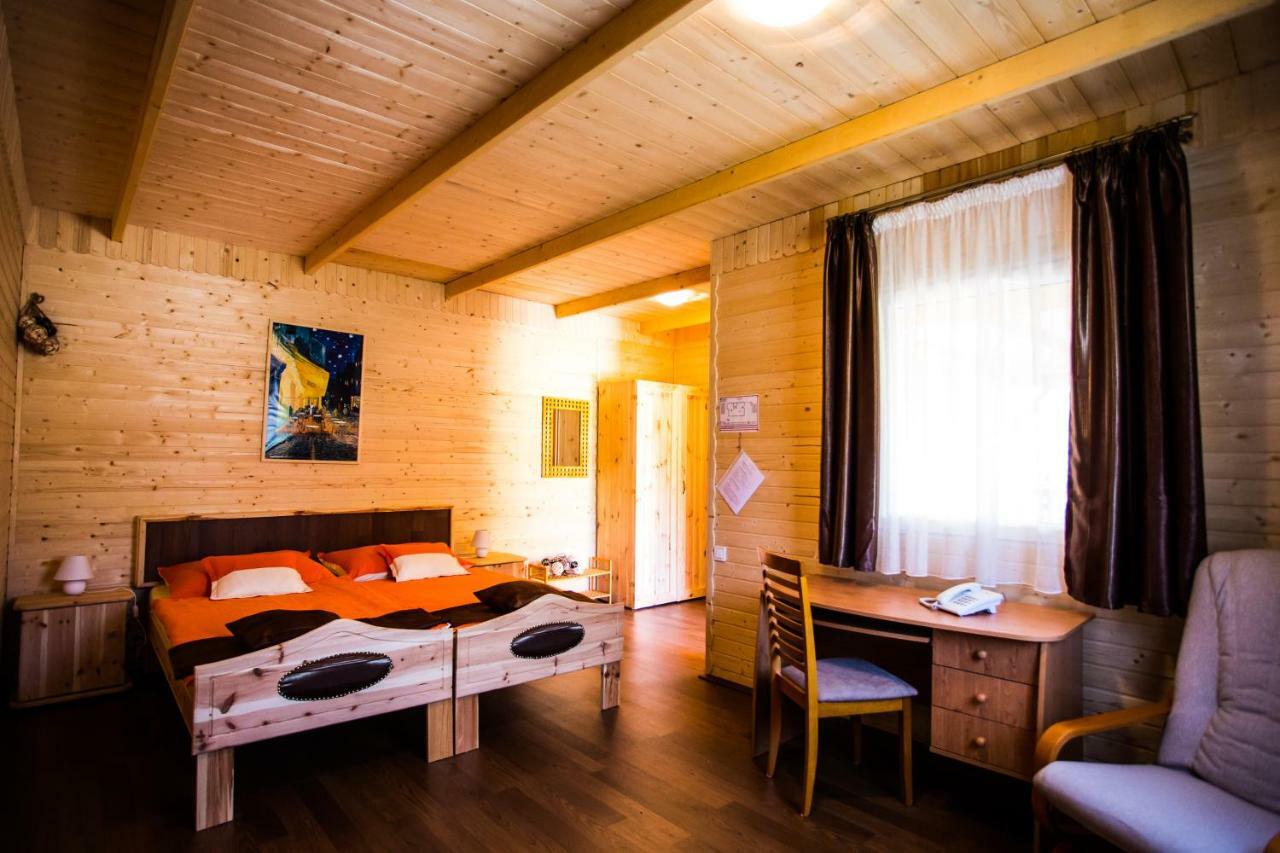 Szatmar Beregi Elmenyliget Aparthotel Fehérgyarmat Exteriör bild